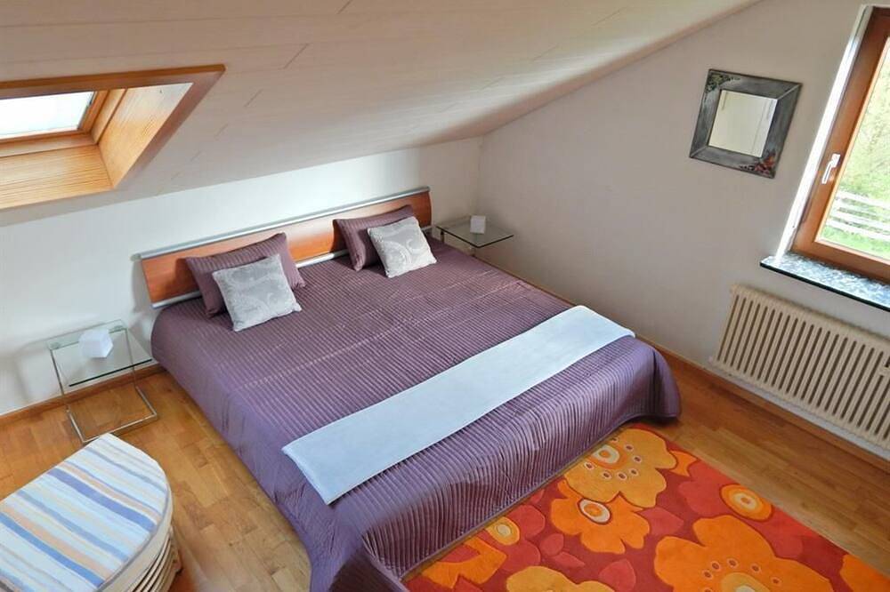 Ferienwohnung Mersch - Ruhige und komfortable Ferienwohnung in Vierherrenborn, Landkreis Trier-Saarburg