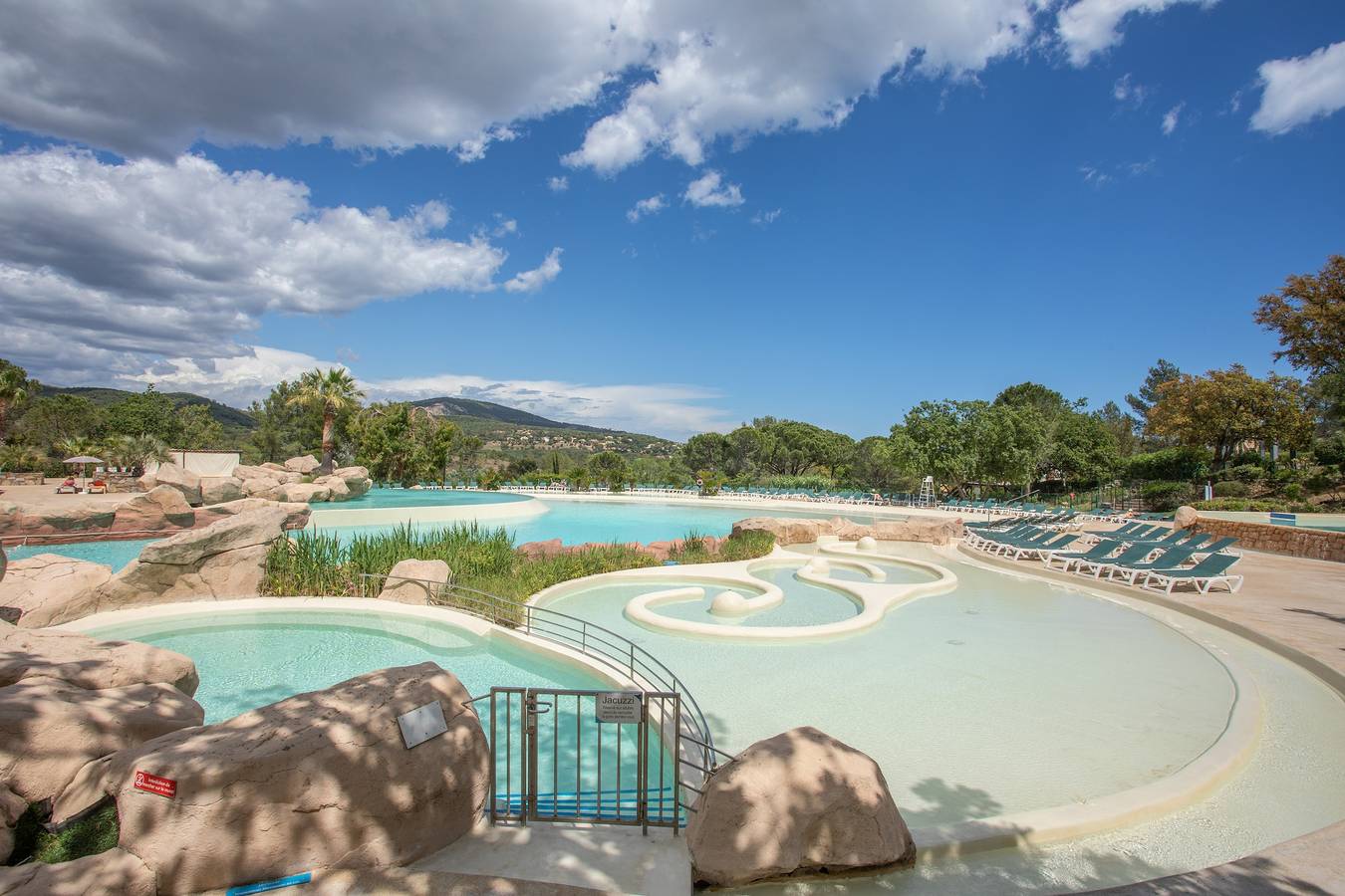 Entire apartment, Apartment 'Grimaud 4 Personnes Clim Vue Mer' with Sea View, Private Terrace and Air Conditioning in Grimaud, Mediterranean Coast (France)