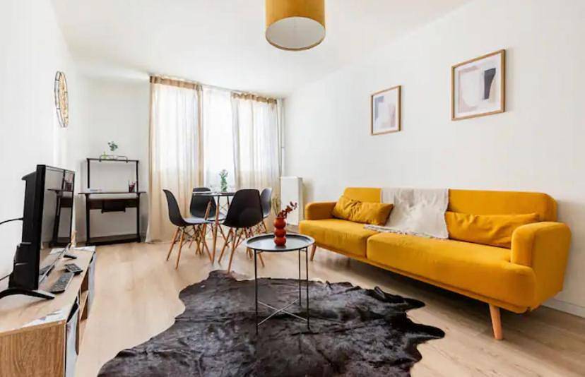 Appartement entier, One-Bedroom Apartment in Mons-en-Barœul, Région de Lille
