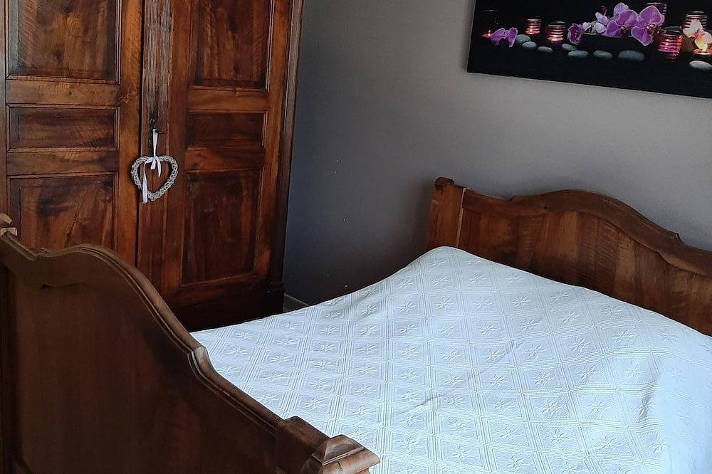 Villa Tout Confort Avec Piscine Privée in Alleins, Arles region