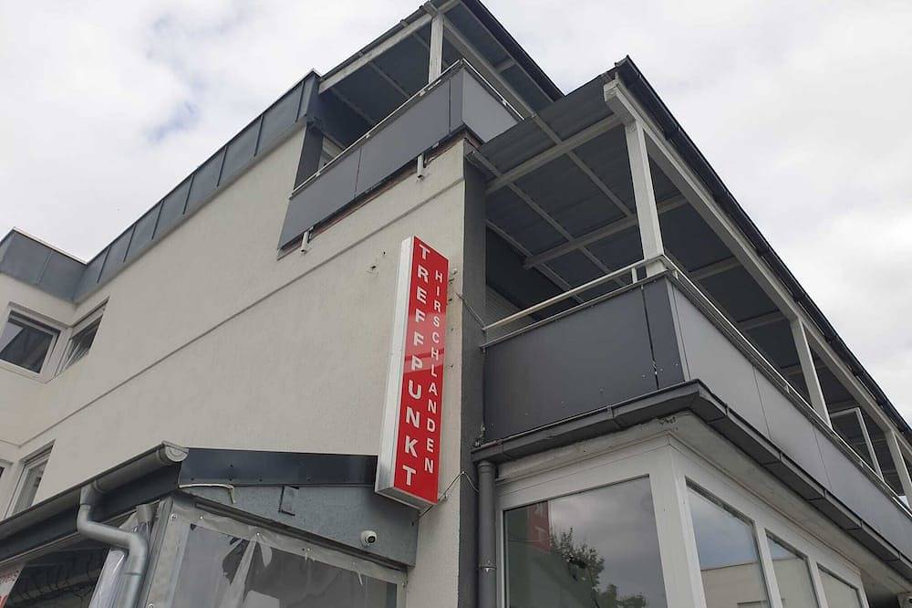 Appartement entier, 6-bed vacation apartment for employees with terrace in Ditzingen, Forêt Noire du Nord