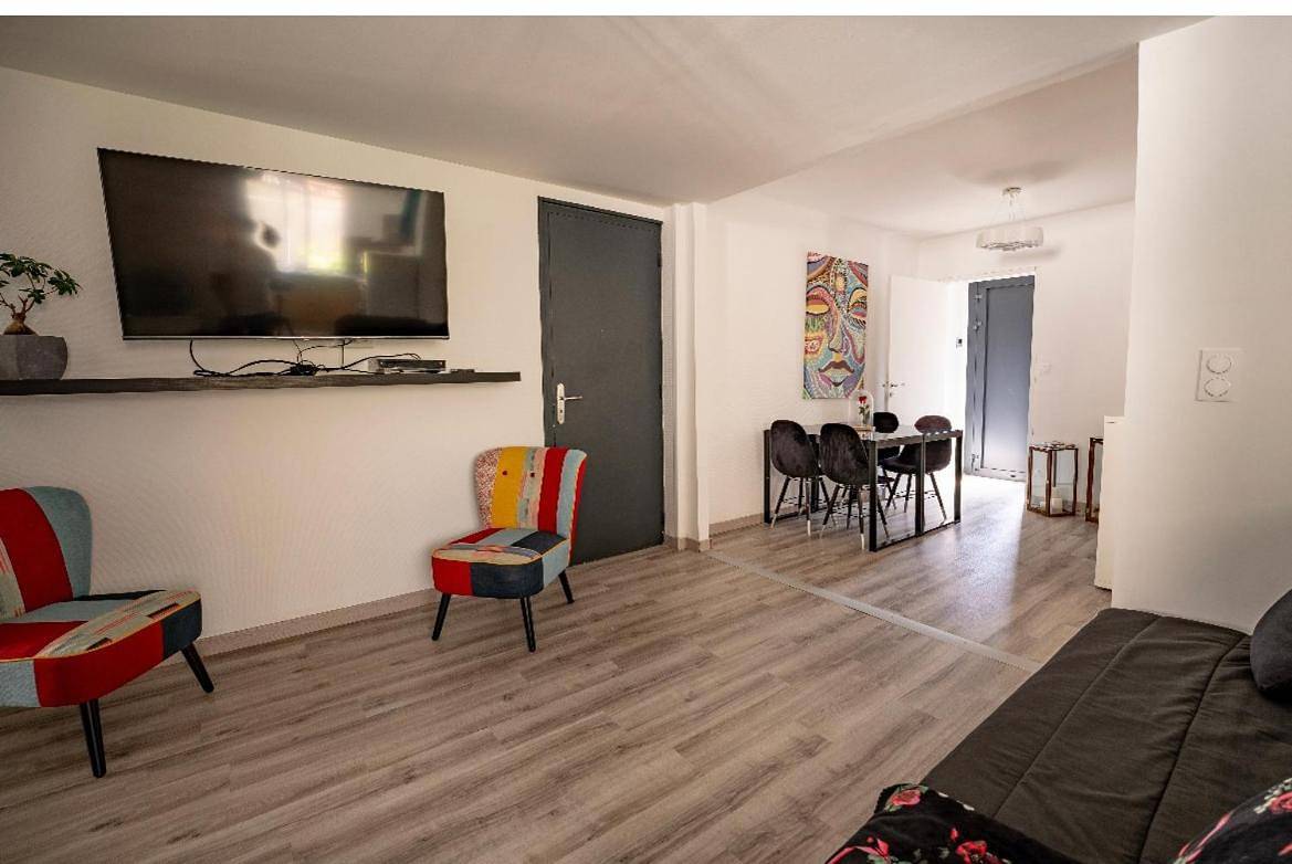 Appartement entier, Rez de villa cosy avec espace extérieur in Bezannes, Marne