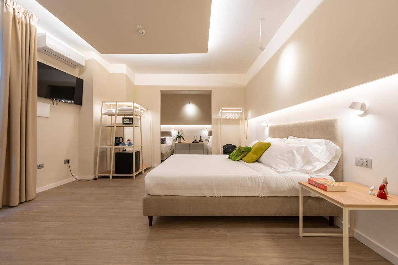 Double Room with Private Bathroom in Pozzuoli, Napoli e dintorni