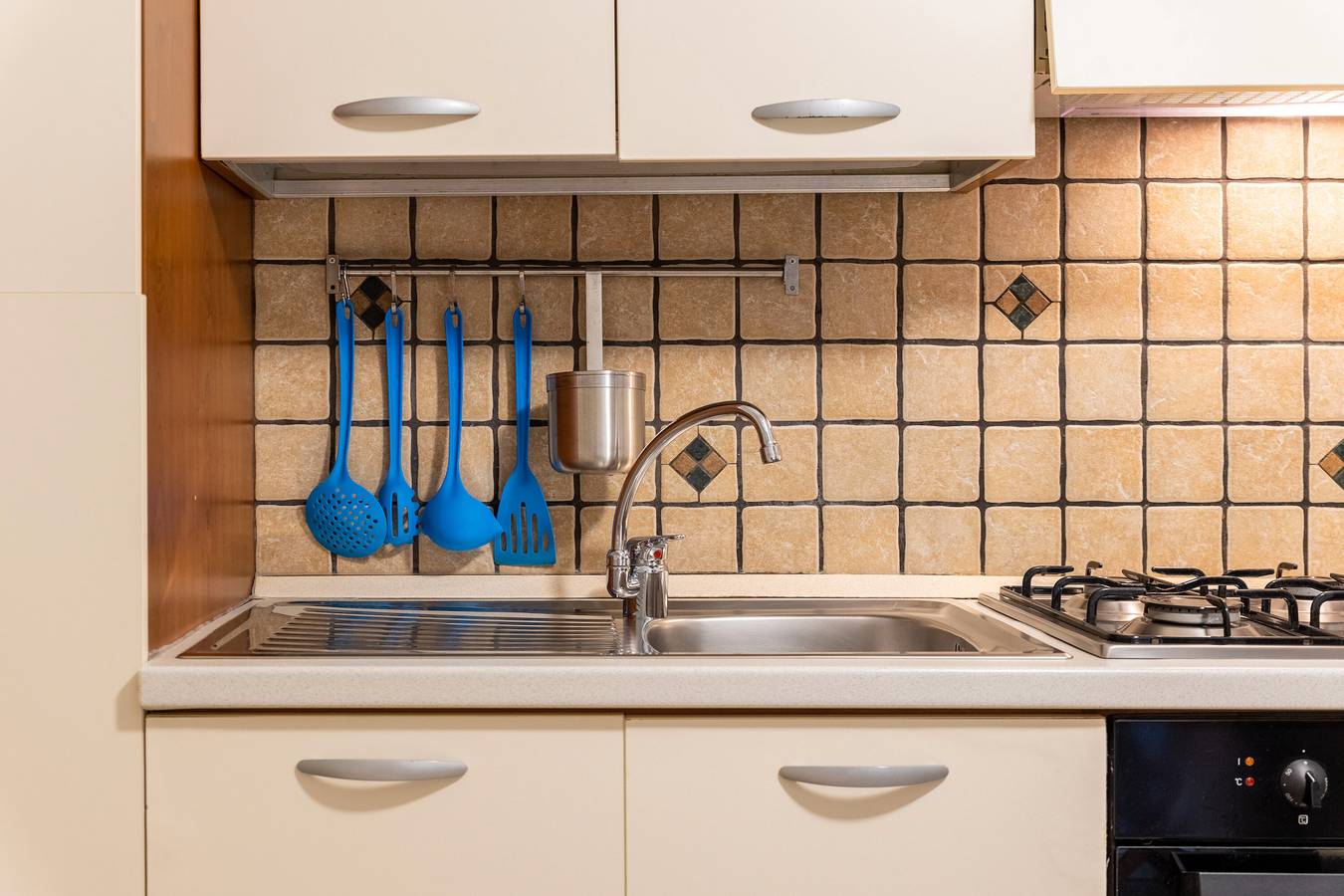 Entire apartment, Apartment 'Appartamento Timone' with Private Terrace, Wi-Fi and Air Conditioning in Marina di Ragusa, Ragusa Province