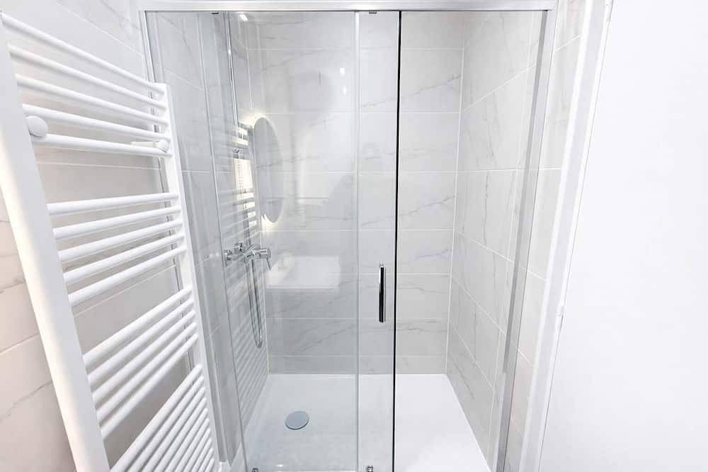 Entire apartment, Appartement Moderne Proche Paris Aubervilliers 4P in Aubervilliers, Seine-Saint-Denis