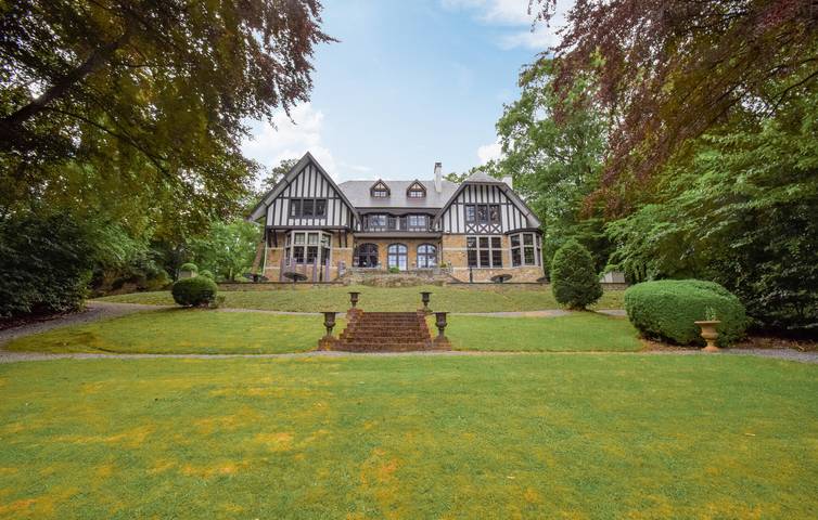 Ferienhaus für 30 Personen, mit Garten und Sauna sowie Terrasse und Ausblick, mit Haustier in Spa