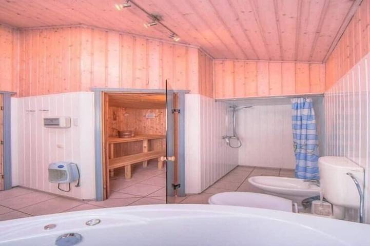 Ferienpark für 4 Personen, mit Terrasse und Sauna, mit Haustier in Röbel-Müritz - 4