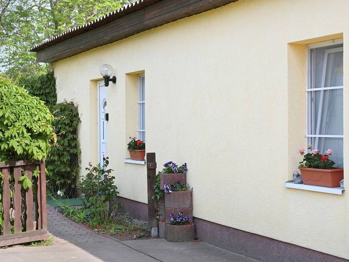 Bungalow für 4 Personen, mit Garten, mit Haustier in Garz/Rügen - 2