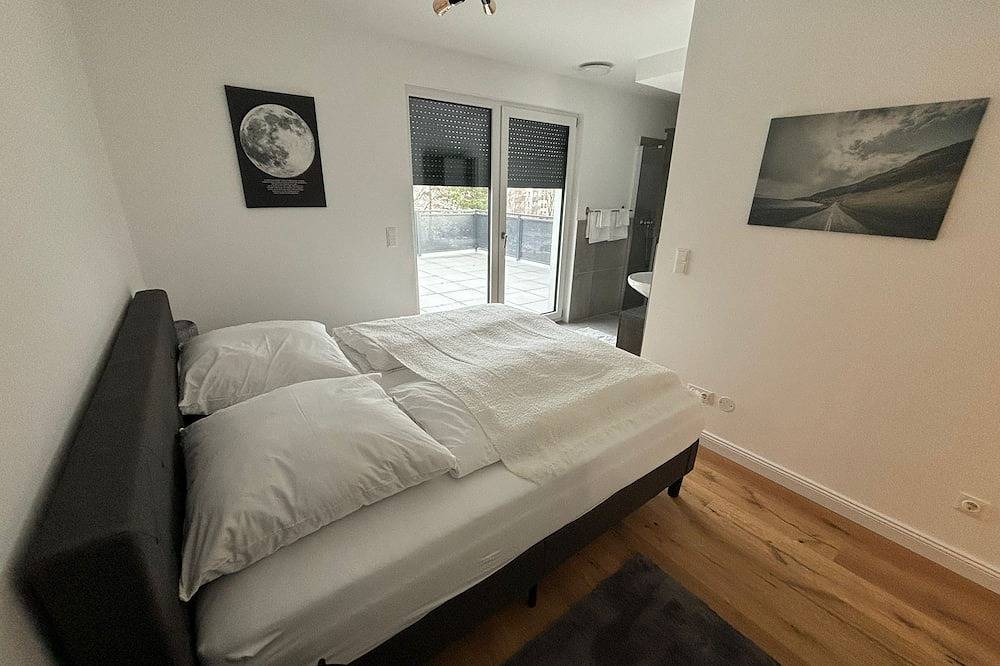 Appartamento intero, Gemütliches Penthouse Umbrella mit Zwei Großen Terrassen mit Whirlpool in Vienna, Danubio Bassa Austria