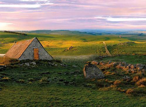 Location de vacances pour 8 personnes, avec Terrasse et Vue à Prades-d'Aubrac
