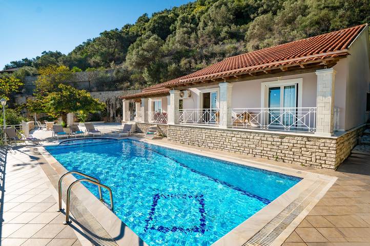 Διαμερίσματα διακοπών για 6 άτομα, με θέα και κήπο στον Κατάβολο