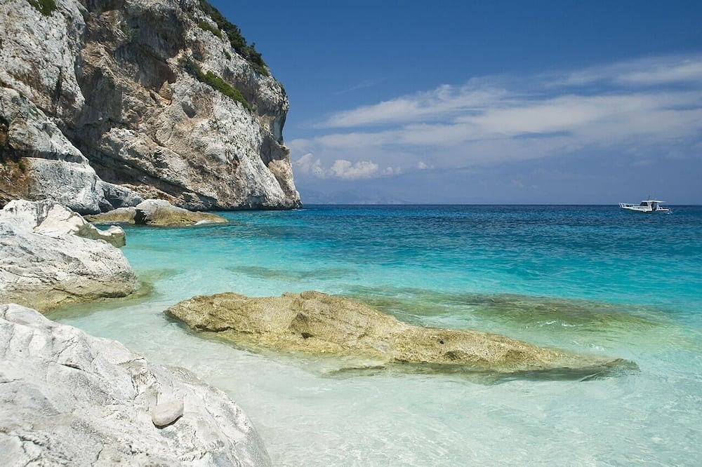 Hel lejlighed, In the paradise of Sardinia,beautiful apartme 400 m from the sea of ​​Calagonone in Cala Gonone, Dorgali