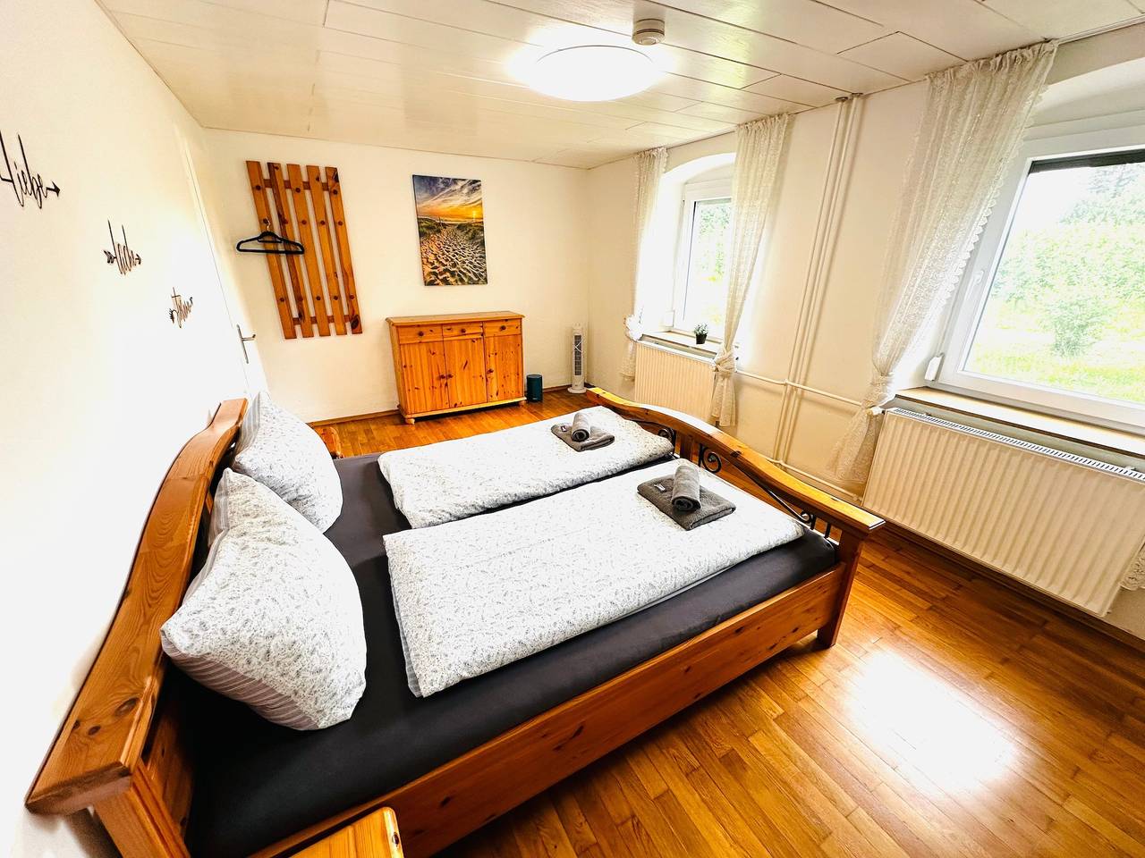 Ganze Wohnung, Ferienwohnung Eg Bauernhof mit Gemeinschaftsgarten, Terrassen und Wlan in Friedrichshafen, Region Bodensee-Oberschwaben