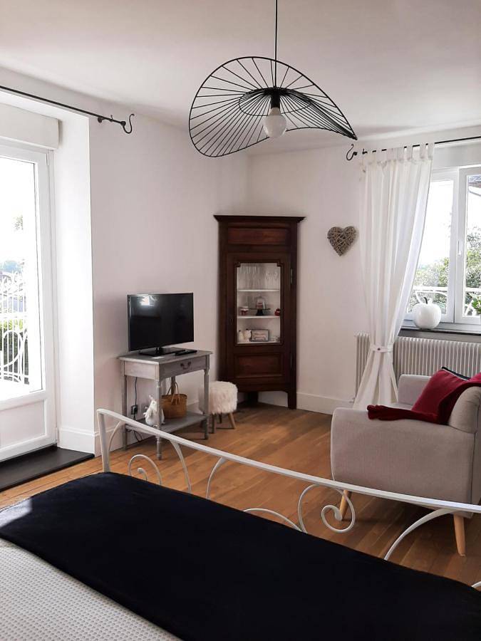 Appartement entier, Two-Bedroom Apartment in Lacroix-sur-Meuse, Région de Commercy
