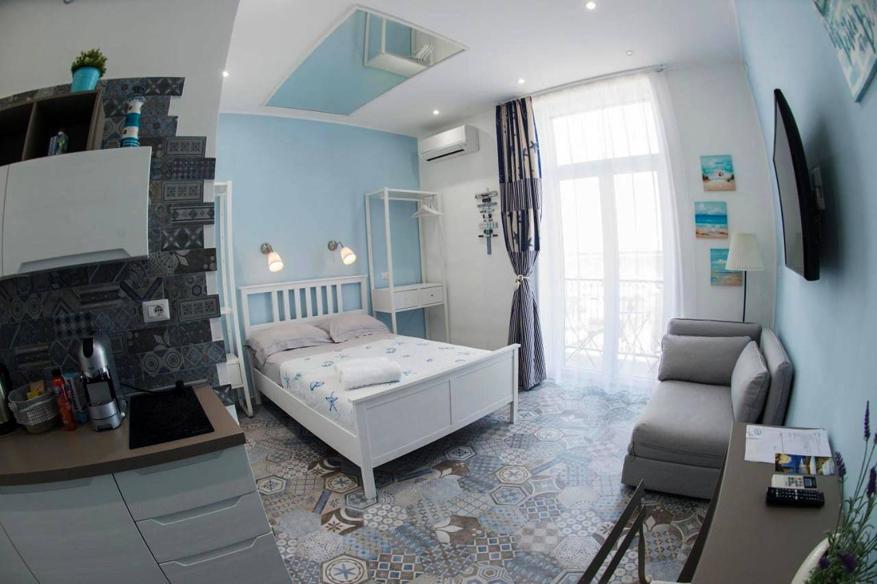 Deluxe Double or Twin Room with Sea View in Salerno, Costa tirrenica Campania