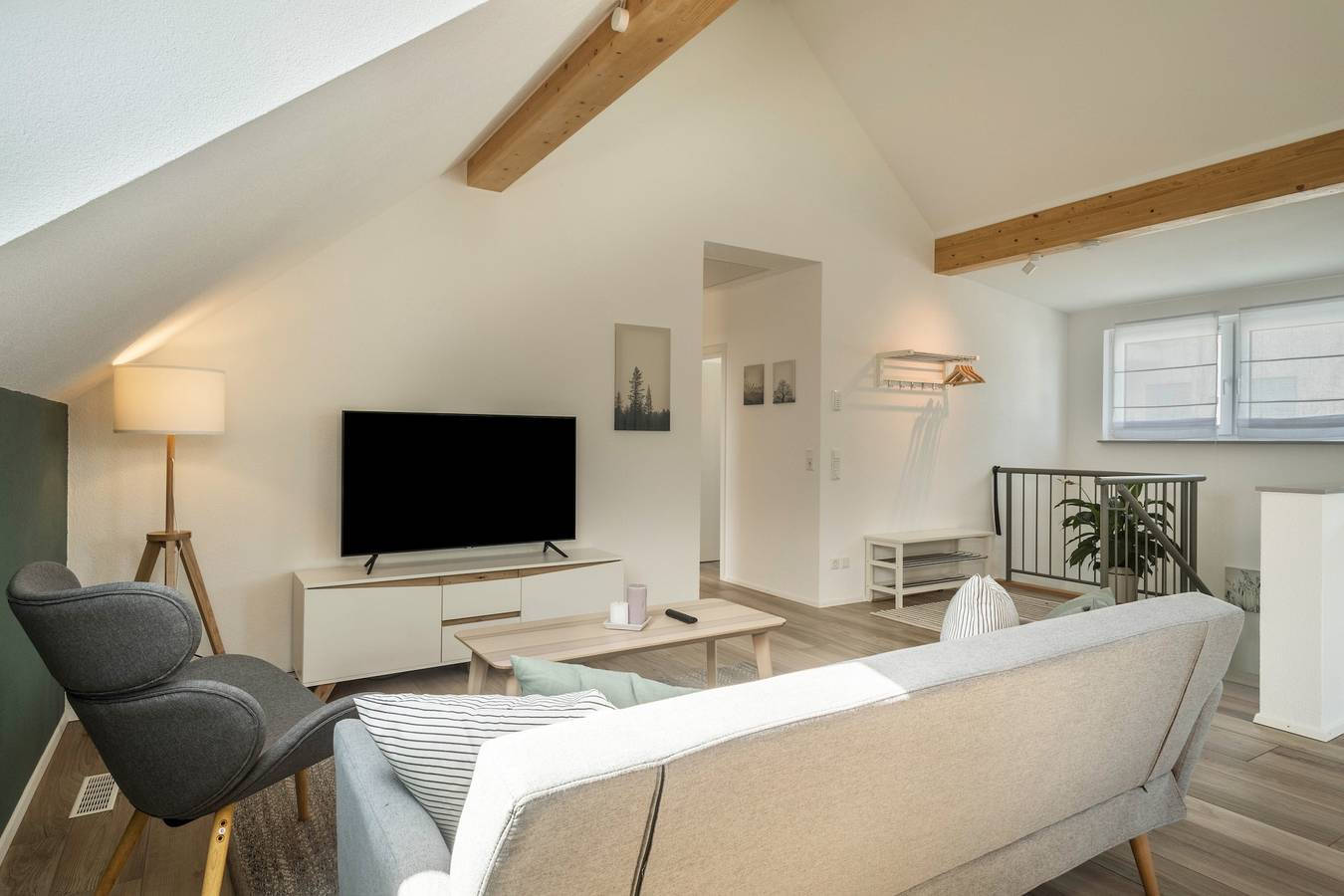 Ganze Wohnung, Ferienwohnung 'Marla' im Dachgeschoss mit Wlan & Balkon in Eriskirch, Region Bodensee-Oberschwaben