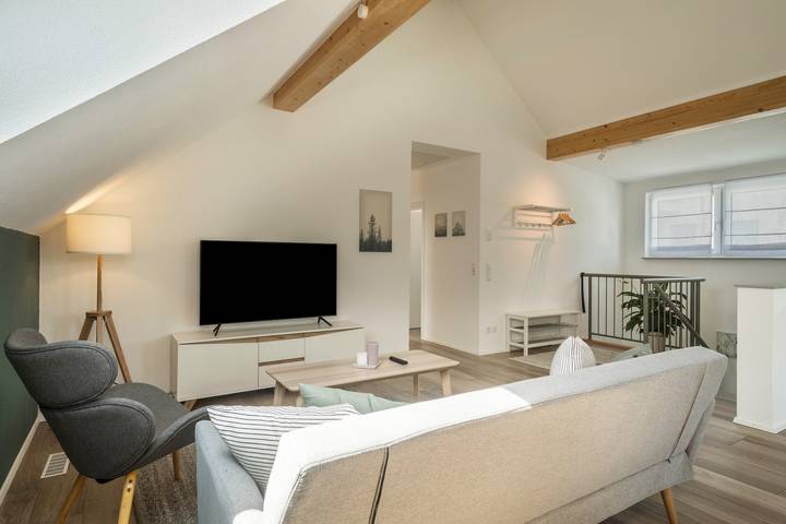 Ganze Wohnung, Ferienwohnung 'Marla' im Dachgeschoss mit Wlan & Balkon in Eriskirch, Region Bodensee-Oberschwaben