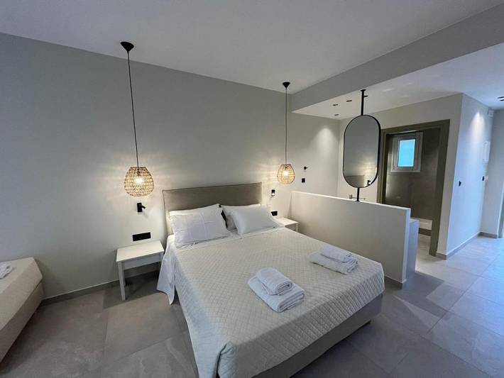 Hôtel pour 3 personnes, avec balcon ainsi que jardin et vue