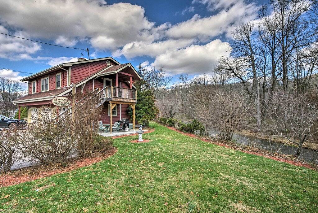 Ganze Wohnung, Central Damascus Apt w / Views, zu Fuß zu Geschäften + Parks! in Damascus, Washington County (VA)