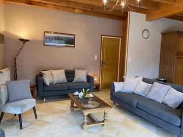 Maison De Vacances pour 6 Personnes dans Perpezat, Région de Clermont-Ferrand, Photo 4