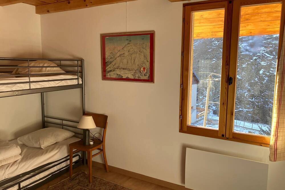 New family home - Sleeps 12 - 104m2 - Ideal for two families in Les Hieres, La Grave