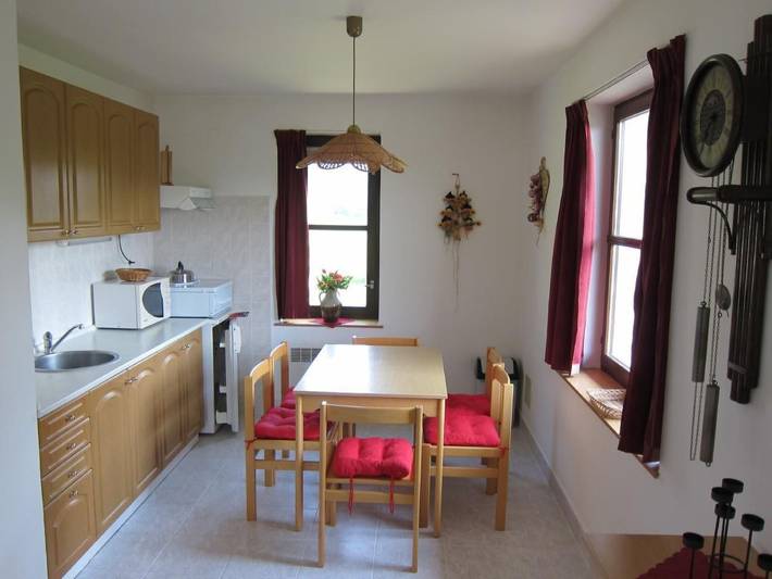 Ferienhaus für 8 Personen, mit Terrasse und Pool