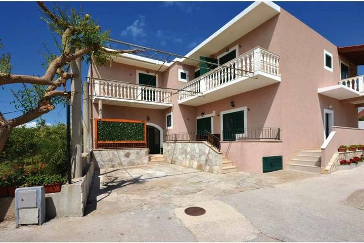 Ferienwohnung für 5 Personen, mit Garten und Ausblick - 1