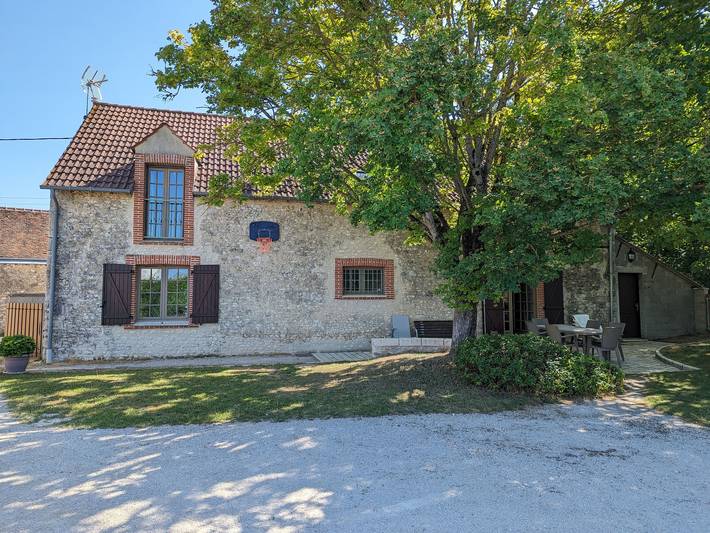 Gîte pour 8 personnes, avec Terrasse et Jardin