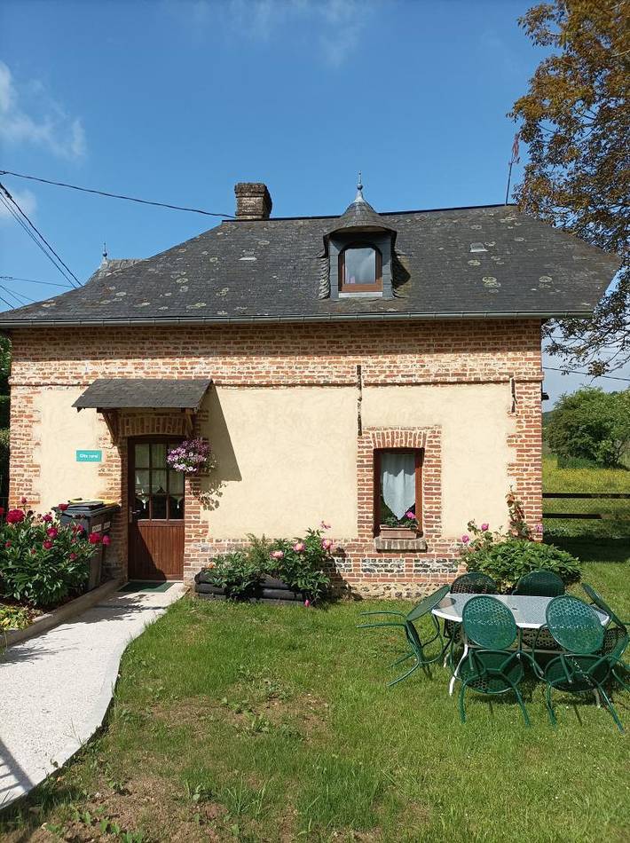 Gîte for 3 people, with garden in Normandy