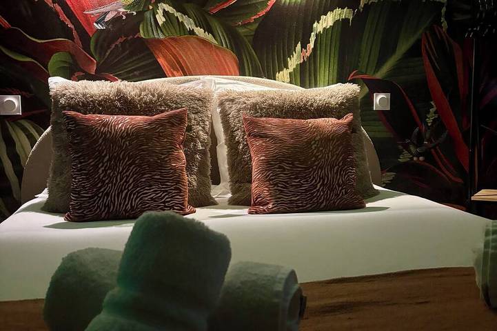 Apartamento entero, Casa Jungle - Le Studio Végétal - Confort & Design in Brive-la-Gaillarde, Brive-la-Gaillarde region