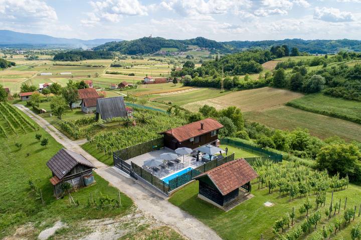 Chalet für 6 Personen, mit Pool und Sauna sowie Terrasse, kinderfreundlich in Kroatien - 2