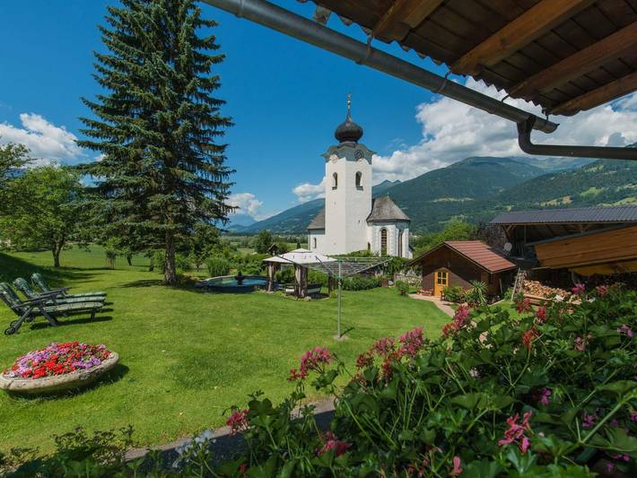 Ganze Ferienwohnung, Frühstückspension Zippo - Zimmer "Magnolie" in Gailtaler Alpen, Greifenburg