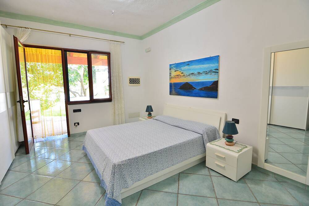 Apartamento entero, Apartment surrounded by nature within walking distance of free hot springs in Forio, Ischia