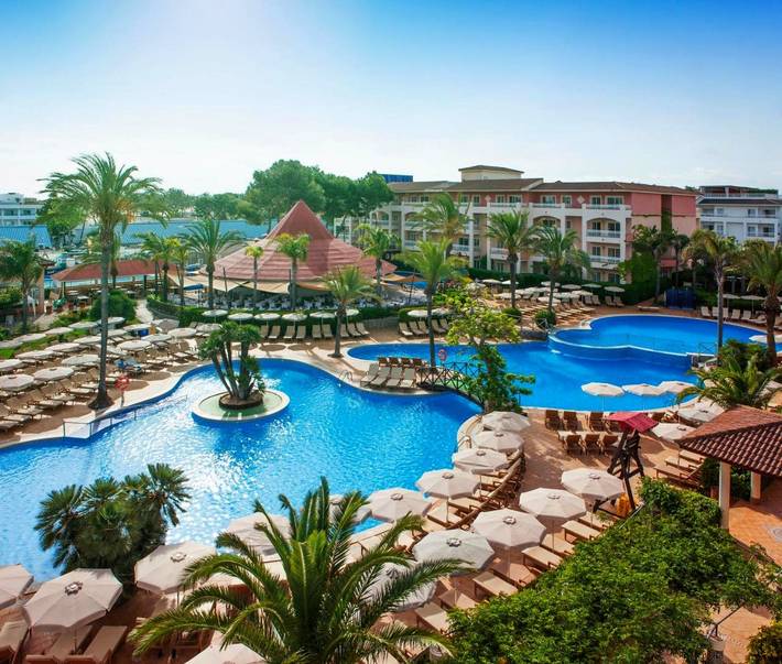 Appart’hôtel pour 2 personnes, avec jardin et sauna ainsi que piscine et vue