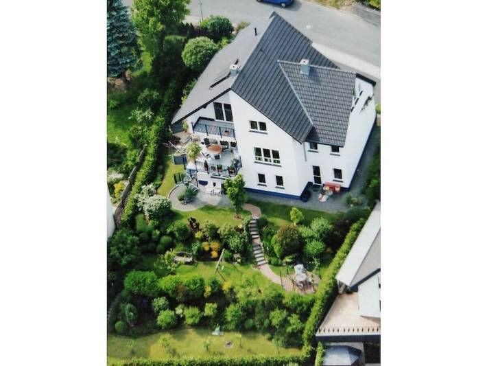Ferienhaus für 2 Personen, mit Terrasse und Garten in Klotten