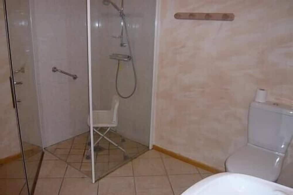 Entire apartment, Magnificent spacious apartment with Wifi, ideal for Pmr. 3-star rating. in Xonrupt-Longemer, Parc naturel régional des Ballons des Vosges