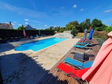 Gîte pour 4 personnes, avec piscine et terrasse à Tremblay