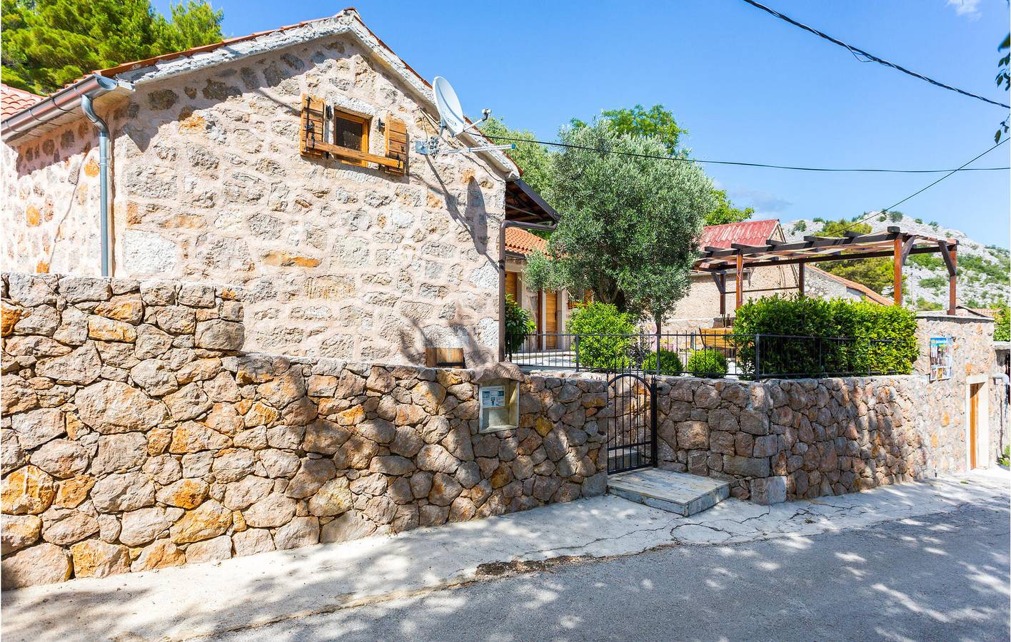 Ferienhaus für 8 Personen mit Sauna in Starigrad Paklenica, Starigrad