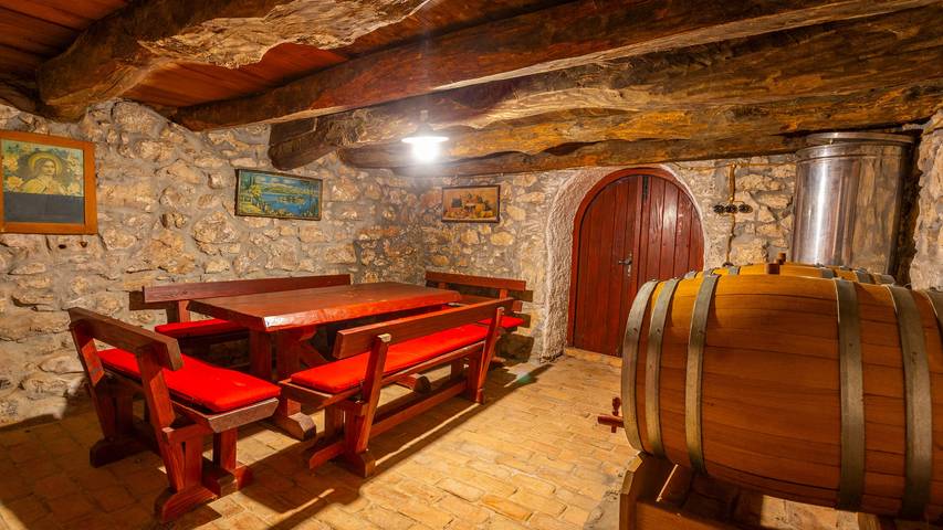 Villa für 12 Personen, mit Sauna und Terrasse sowie Whirlpool und Garten auf Krk - 4