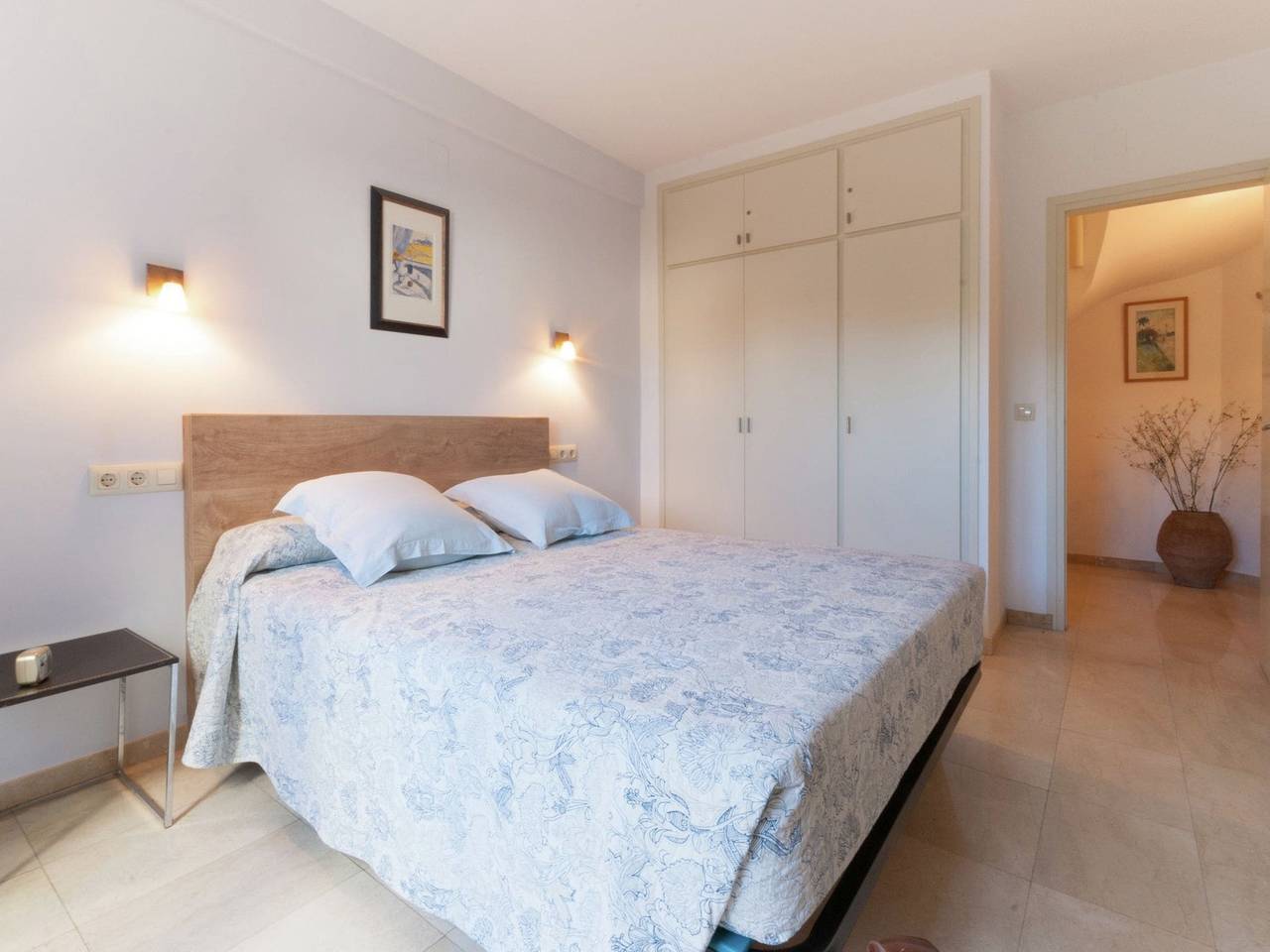 Terraza soleada cerca de la playa in La Escala, Alt Empordà