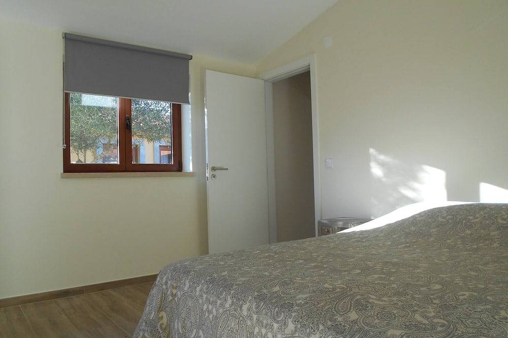 Cottage with 2 bedrooms with both en-suite bathrooms in a seaside village in Salir do Porto, Tornada e Salir do Porto