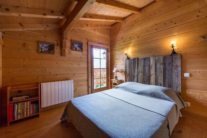 Cosy all-wood chalet, Chamonix valley, breathtaking Mont Blanc view in Servoz, Région de Bonneville