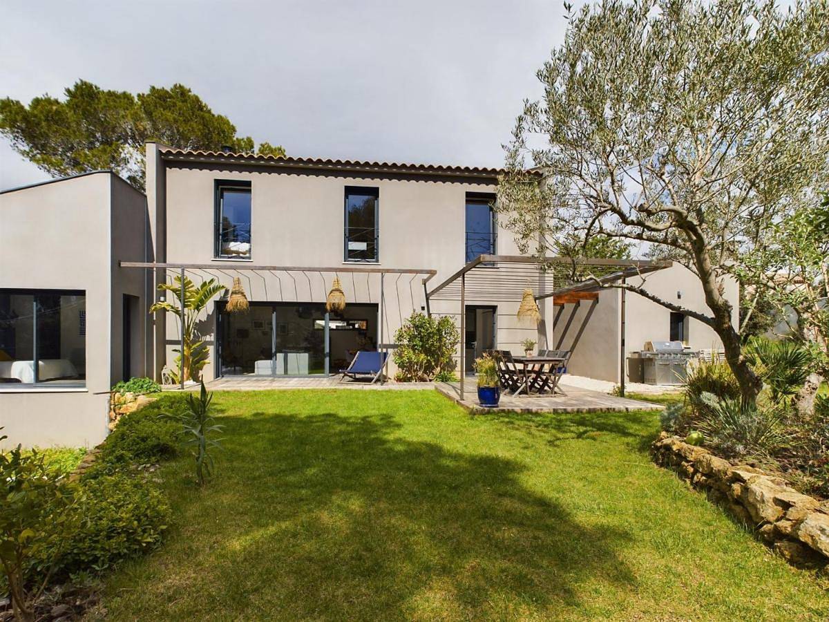 Villa Moderne avec Piscine et Jardin, Proche Alpilles - Fr-1-599-100 in Cornillon-Confoux, Côte méditerranéenne (France)
