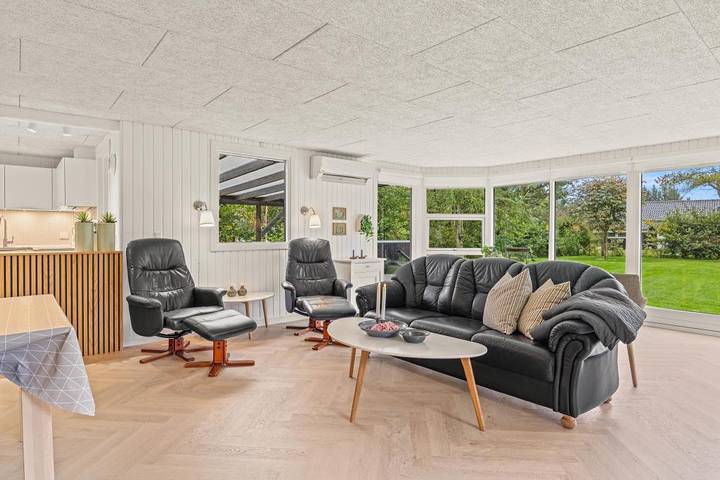 Gemütliches Ferienhaus mit Badewanne & Kaminofen-Atmosphäre in Jegum, Varde