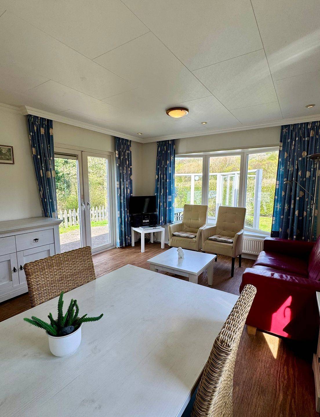 Chalet am Strandaufgang B029: 240 m zum Strand, Klimaanlage, Urlaub mit Hund in Zeeland Coast