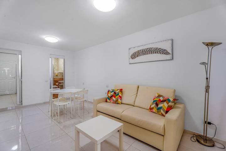 Apartamento entero, Apartamento Vacacional 'Costa Del Silencio Tenerife Sur' con Piscina Compartida y Wi-Fi in Costa del Silencio, Arona 