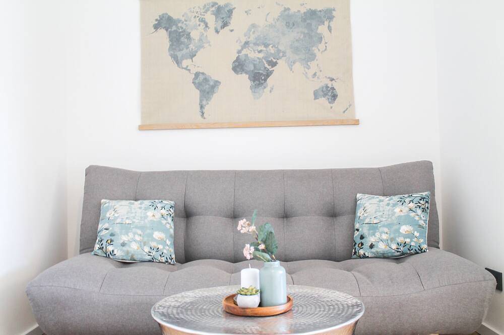 Apartamento entero, Close to the city center with parking space, balcony, lockable bike box & charging station in Deutsches Eck, Coblenza