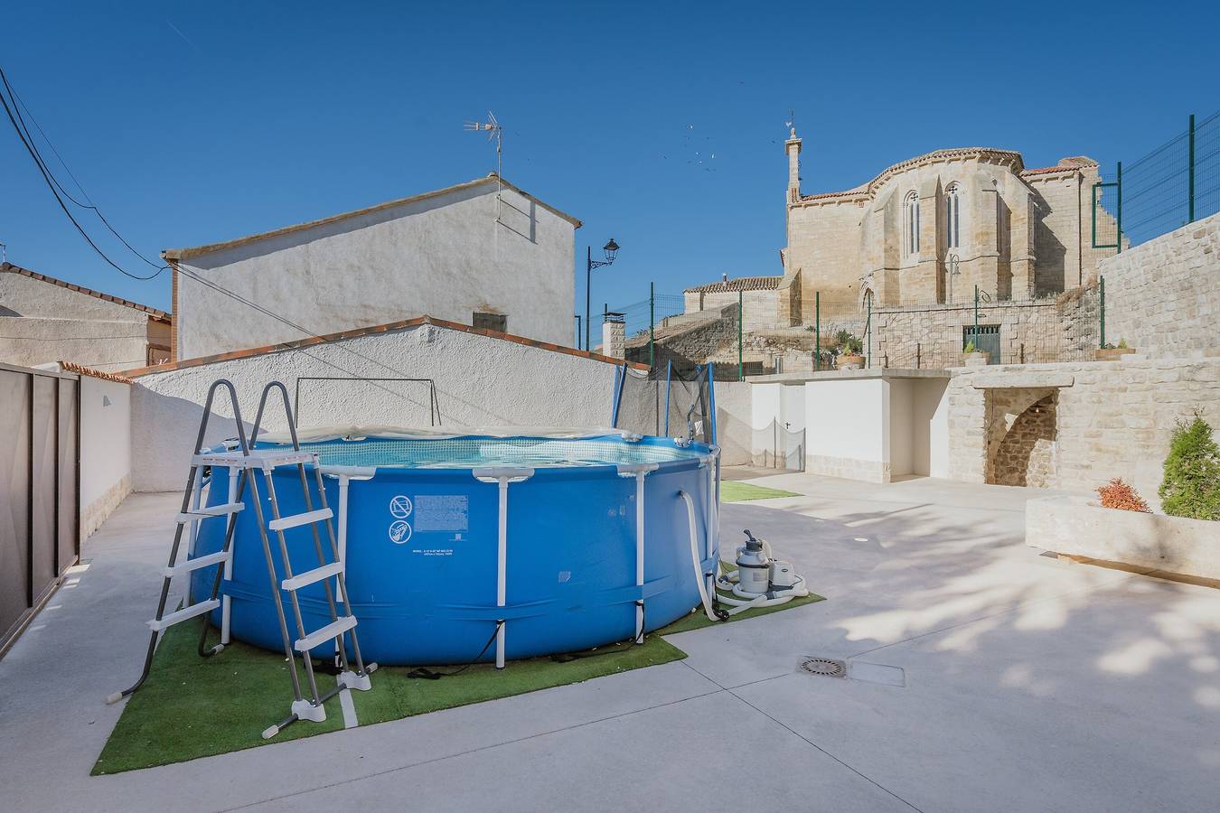 Gîte rural 'El Lagar del Altillo - Revilla Vallejer' avec piscine et terrasse in Revilla Vallejera, Province de Burgos