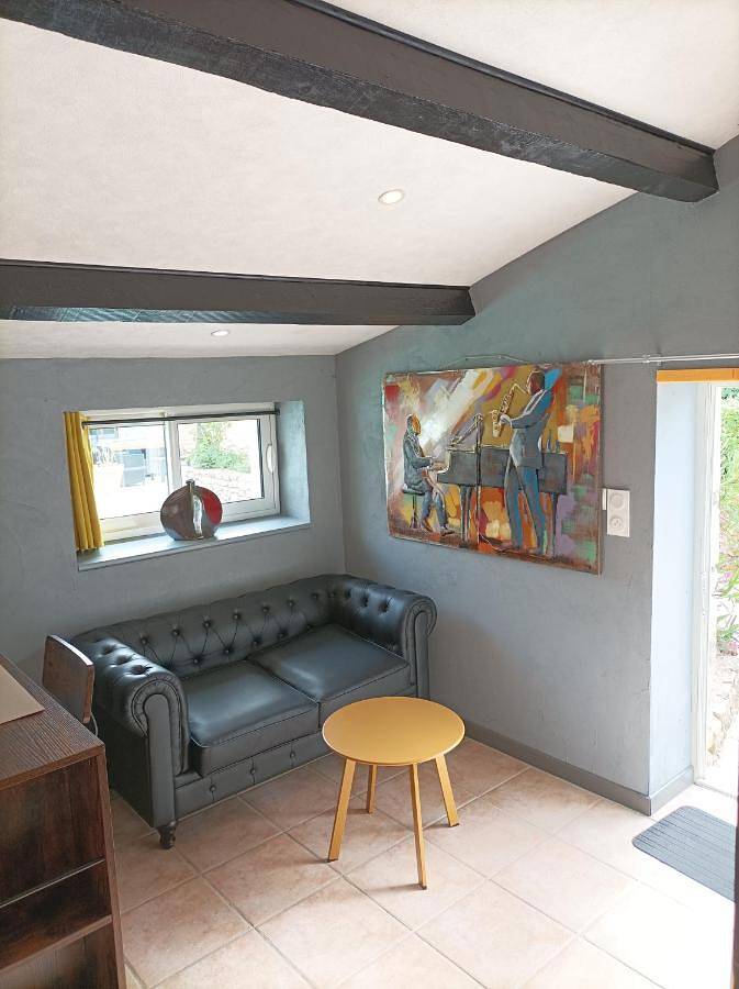 Gîte pour 2 personnes, avec piscine ainsi que vue et jardin à Sainte-Radégonde-des-Noyers - 4