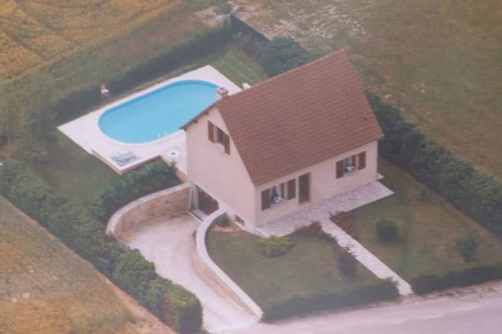 Location de vacances pour 6 personnes, avec Terrasse et Jardin à Lainsecq